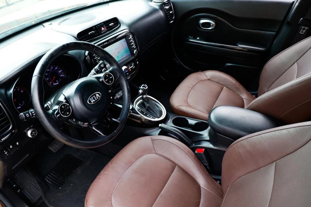 2017 Kia Soul - Image 6 of 31