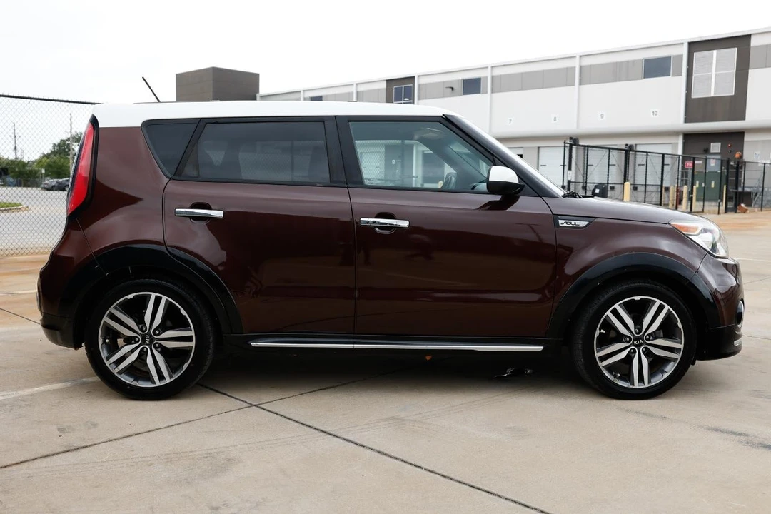 2017 Kia Soul - Image 15 of 31