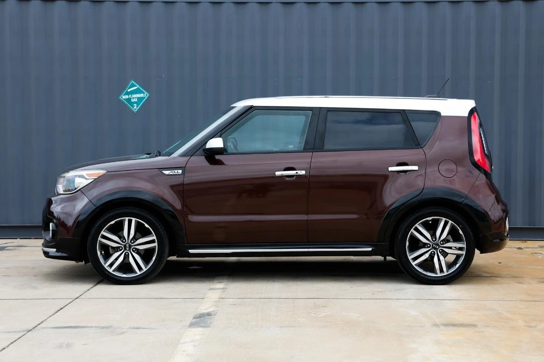 2017 Kia Soul - Image 5 of 31