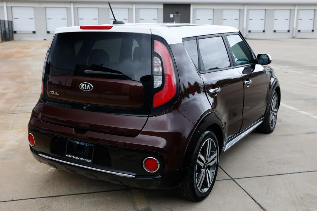2017 Kia Soul - Image 13 of 31