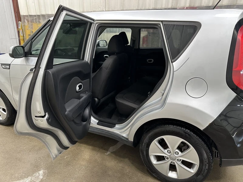 2017 Kia Soul - Image 10 of 21