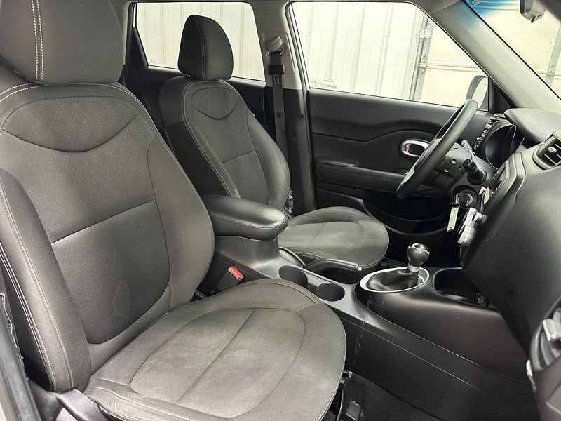 2017 Kia Soul - Image 16 of 21