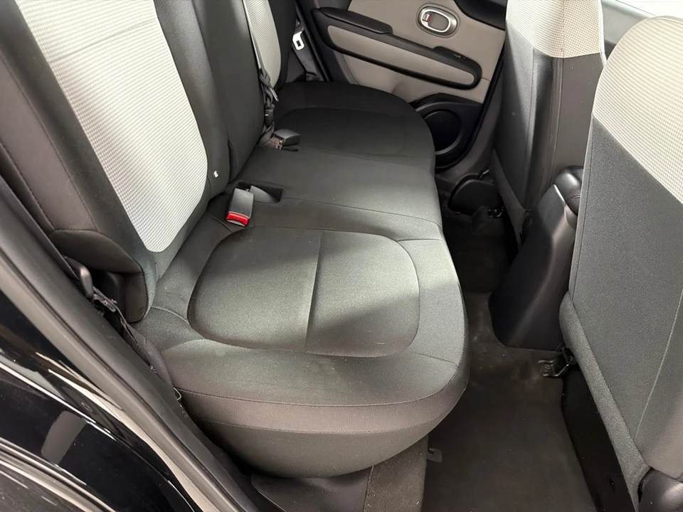 2017 Kia Soul - Image 16 of 20