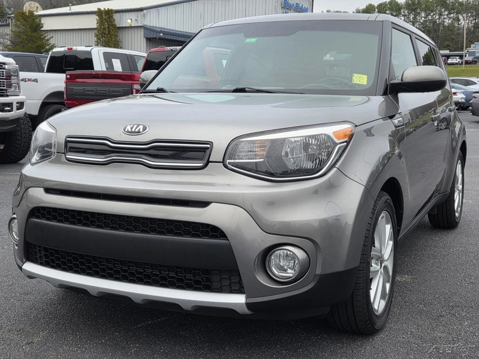 2017 Kia Soul - Image 10 of 21
