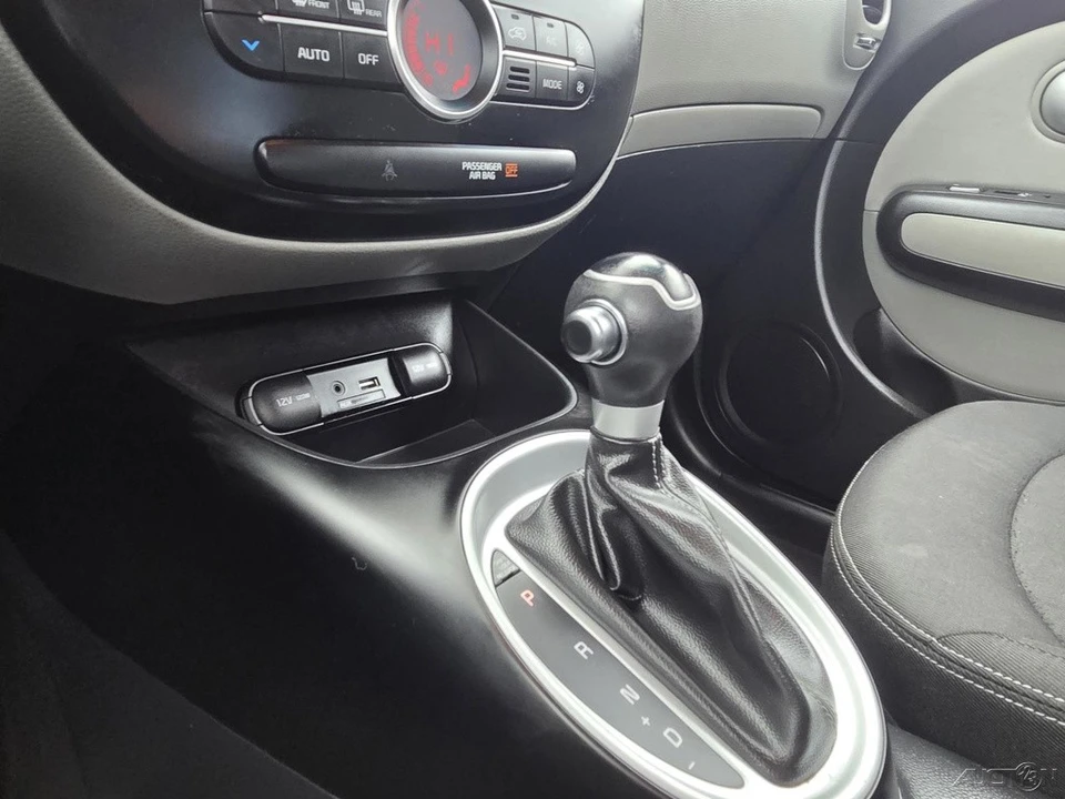 2017 Kia Soul - Image 19 of 21