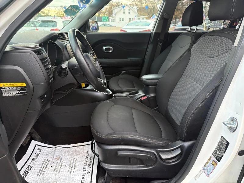 2017 Kia Soul - Image 9 of 12