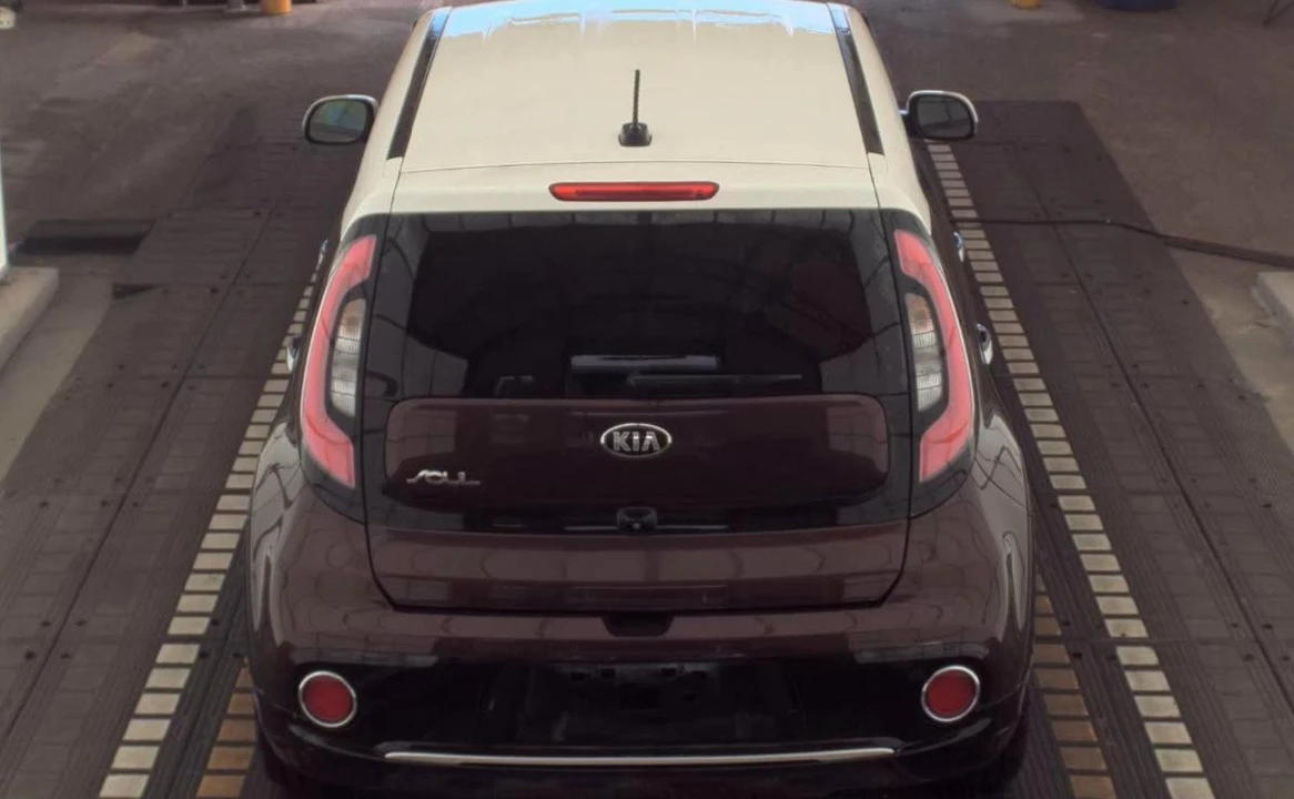 2017 Kia Soul - Image 5 of 13