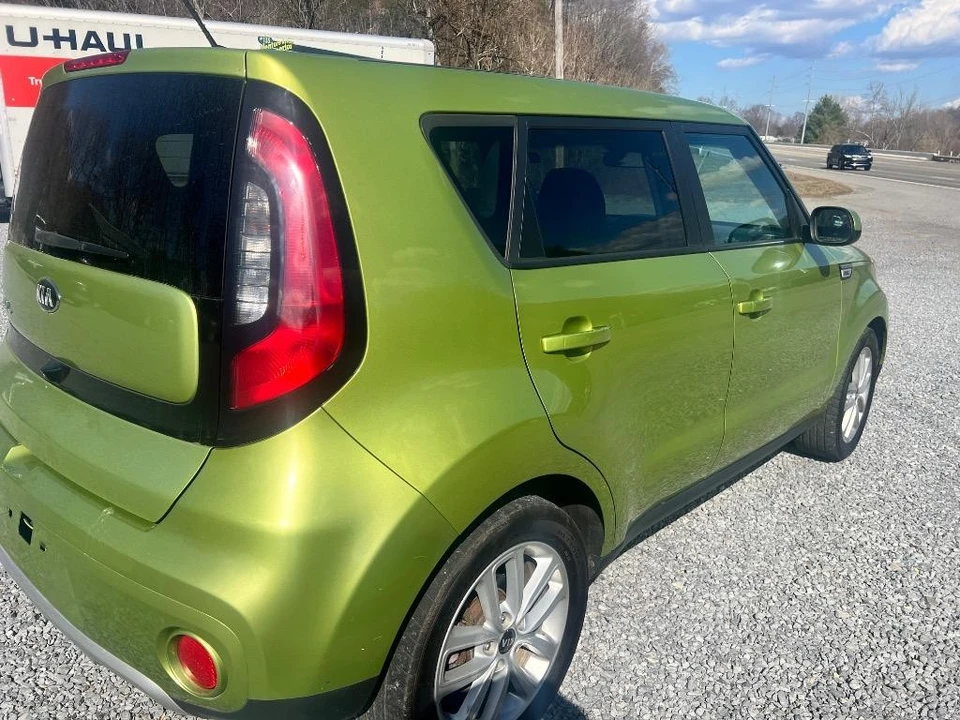2017 Kia Soul - Image 6 of 8