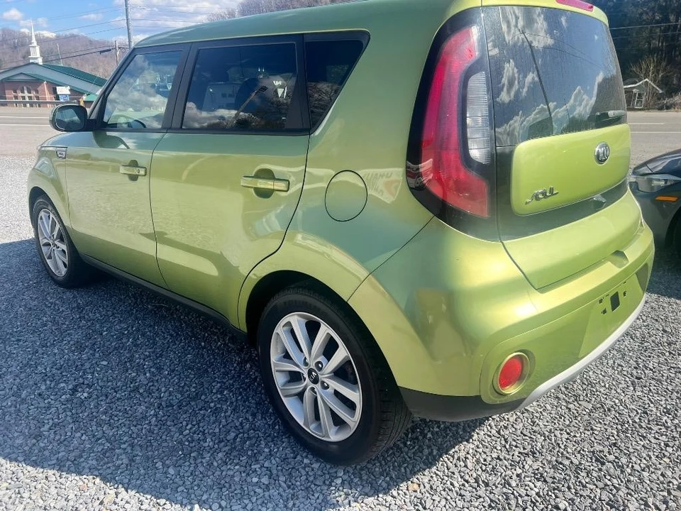 2017 Kia Soul - Image 4 of 8