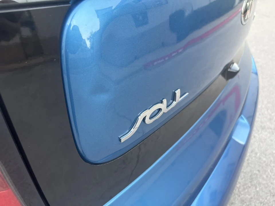2017 Kia Soul - Image 9 of 27
