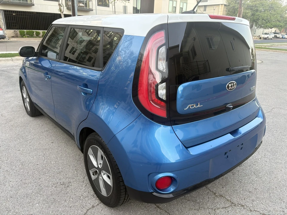 2017 Kia Soul - Image 5 of 27
