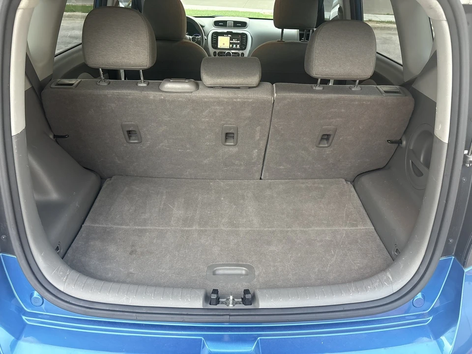 2017 Kia Soul - Image 16 of 27