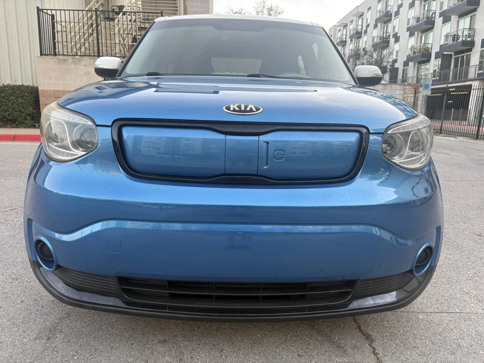 2017 Kia Soul - Image 2 of 27