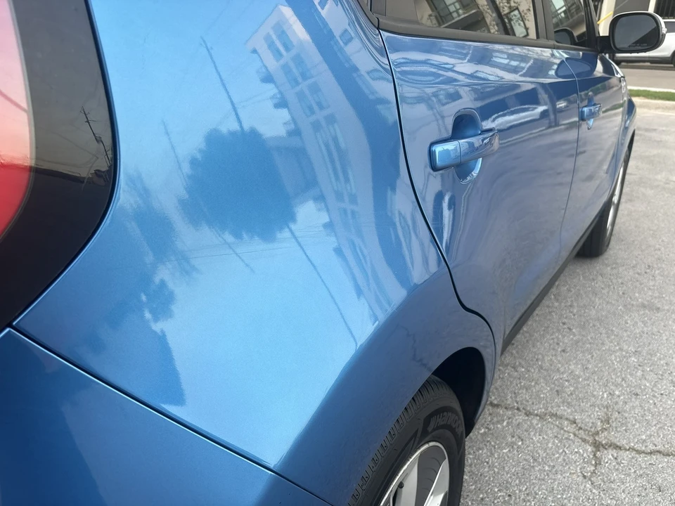 2017 Kia Soul - Image 10 of 27