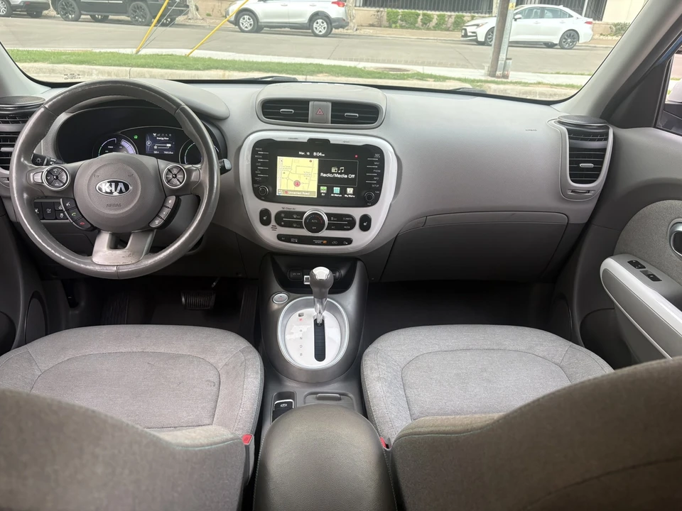 2017 Kia Soul - Image 22 of 27