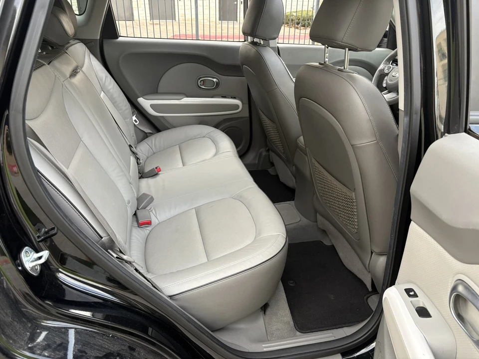 2017 Kia Soul - Image 19 of 21