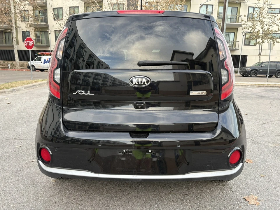 2017 Kia Soul - Image 7 of 21