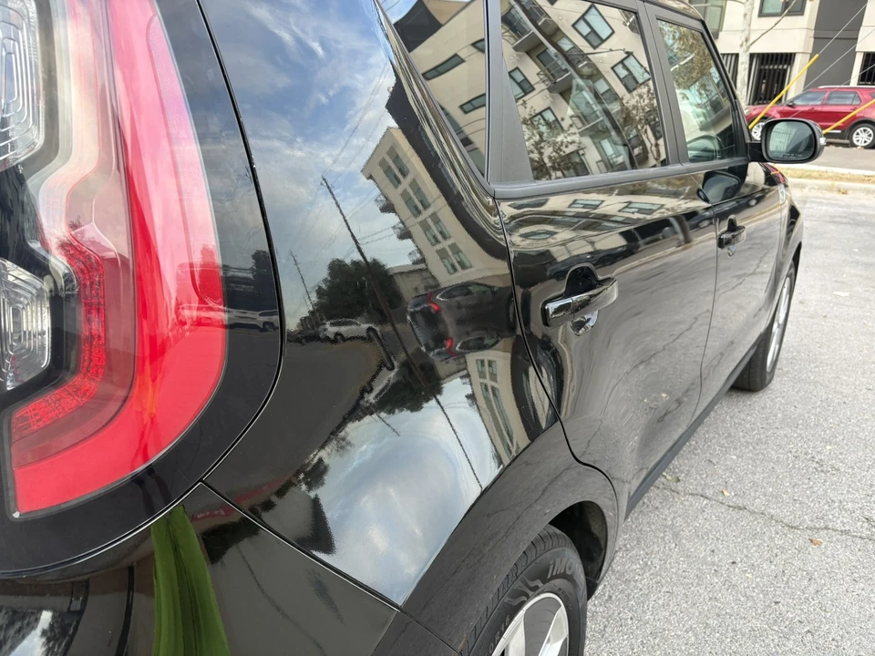 2017 Kia Soul - Image 8 of 21
