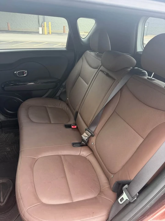 2017 Kia Soul - Image 7 of 10