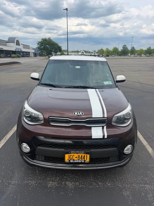 2017 Kia Soul - Image 2 of 10