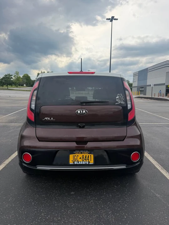 2017 Kia Soul - Image 4 of 10