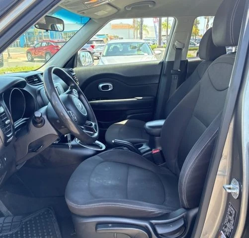 2017 Kia Soul - Image 11 of 16