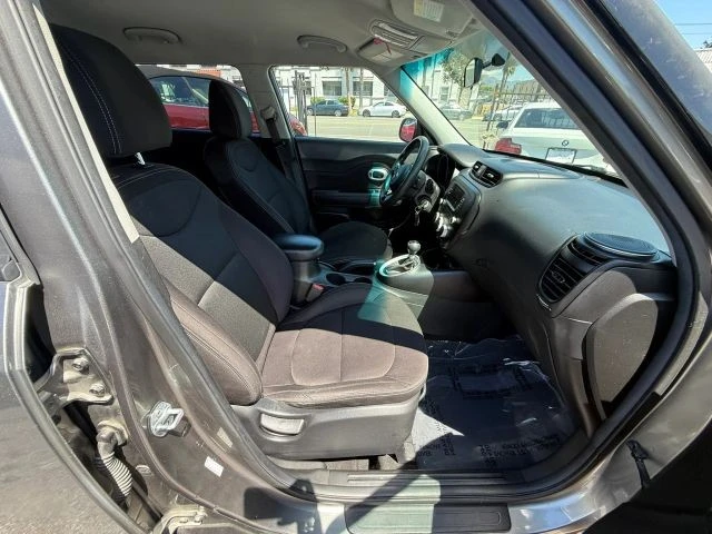 2017 Kia Soul - Image 18 of 21