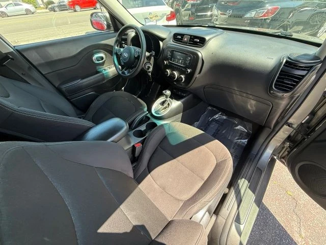 2017 Kia Soul - Image 19 of 21