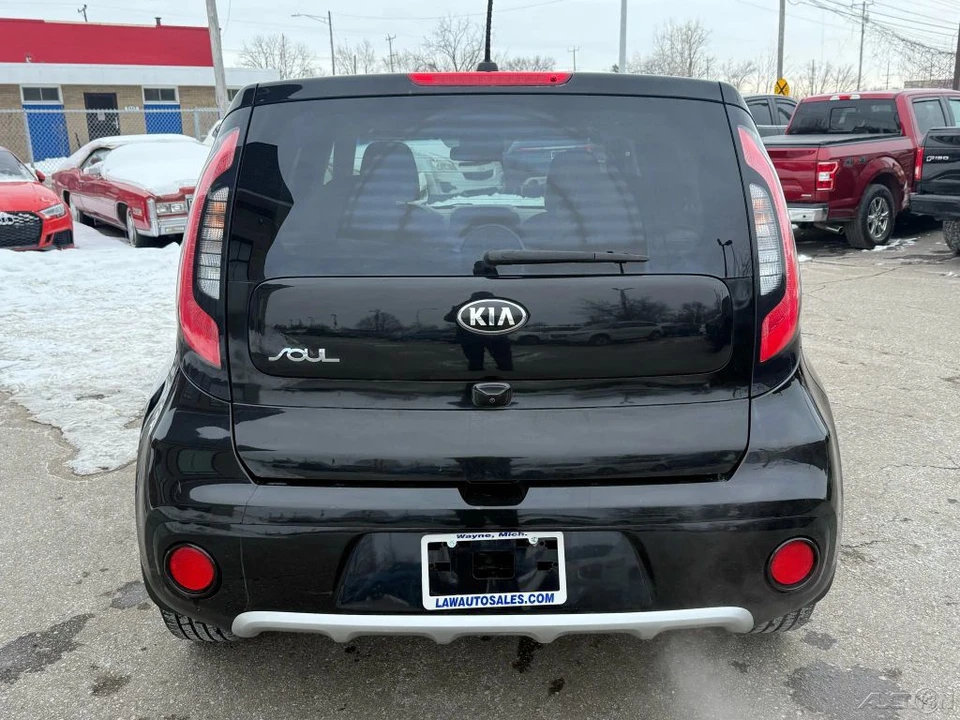 2017 Kia Soul - Image 6 of 12