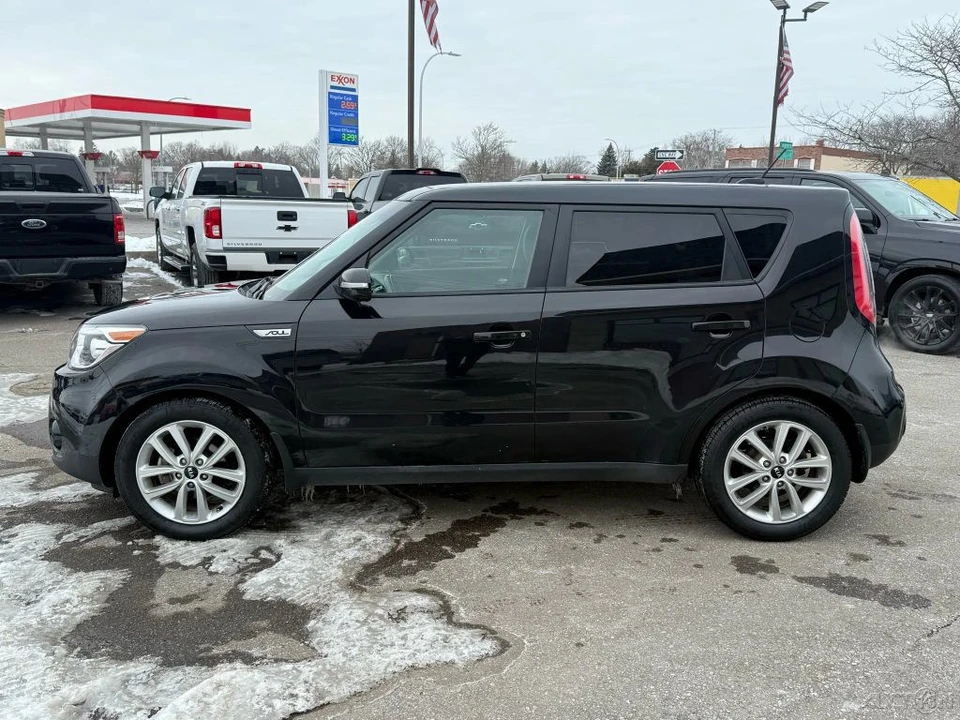 2017 Kia Soul - Image 8 of 12