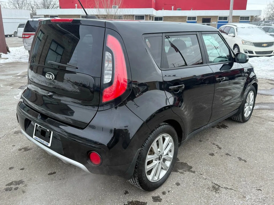 2017 Kia Soul - Image 5 of 12