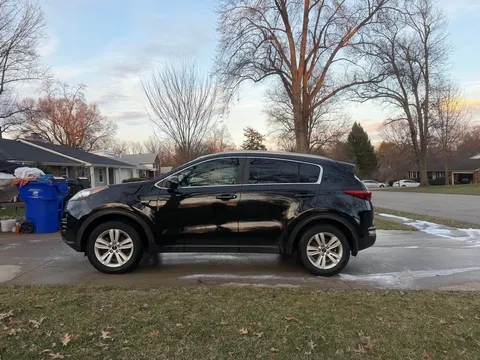 2017 Kia Sportage - Image 3 of 8