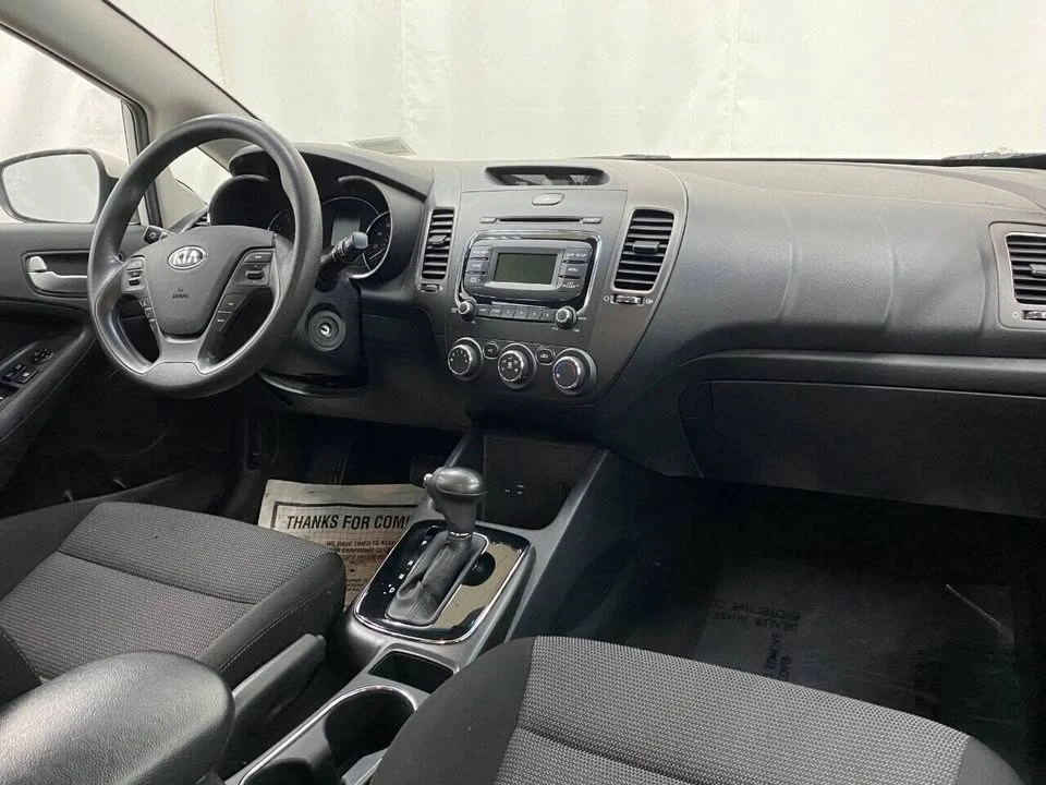 2017 Kia Forte - Image 10 of 11