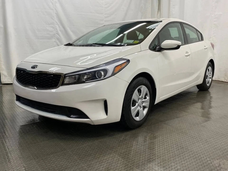 2017 Kia Forte - Image 4 of 11