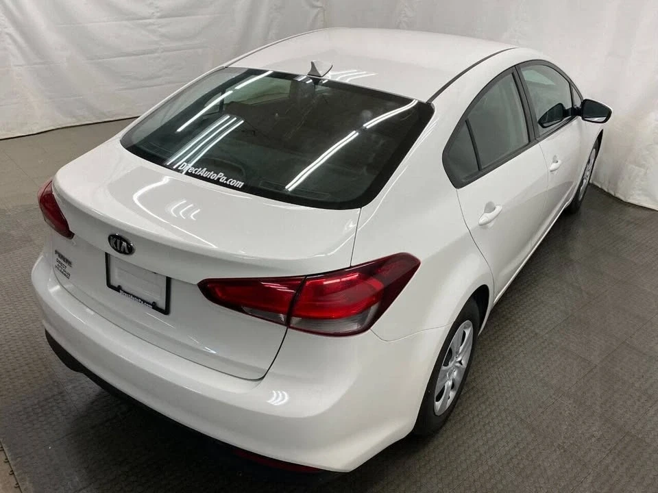 2017 Kia Forte - Image 9 of 11