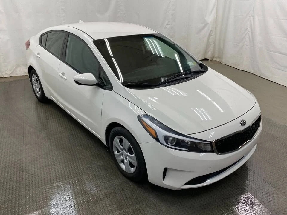 2017 Kia Forte - Image 2 of 11