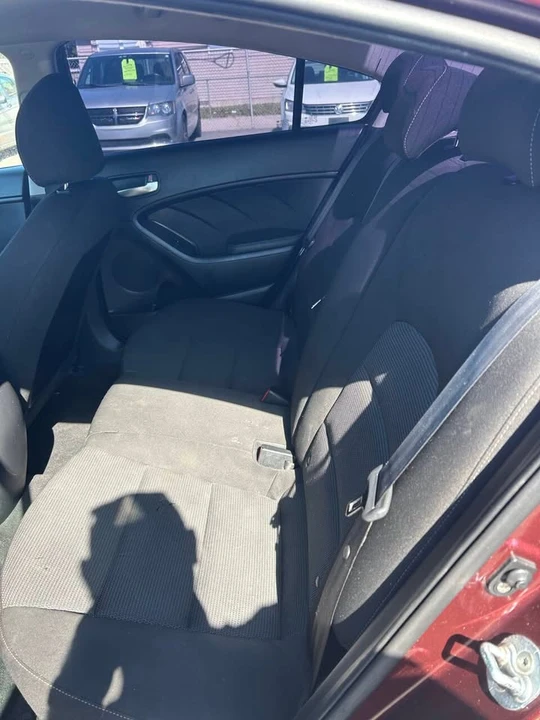 2017 Kia Forte - Image 13 of 14