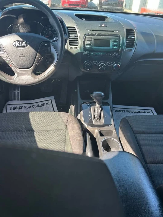 2017 Kia Forte - Image 10 of 14