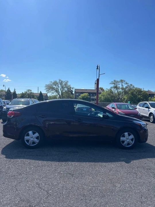 2017 Kia Forte - Image 11 of 14