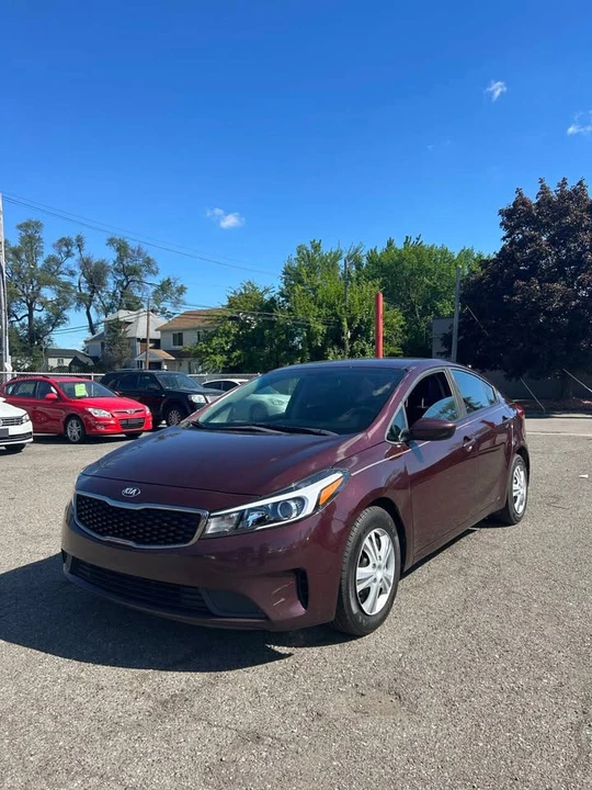 2017 Kia Forte - Image 6 of 14