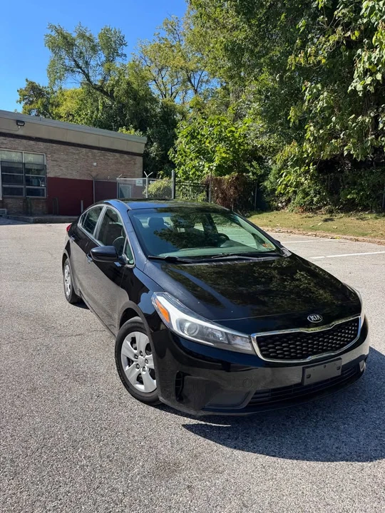 2017 Kia Forte - Image 2 of 8