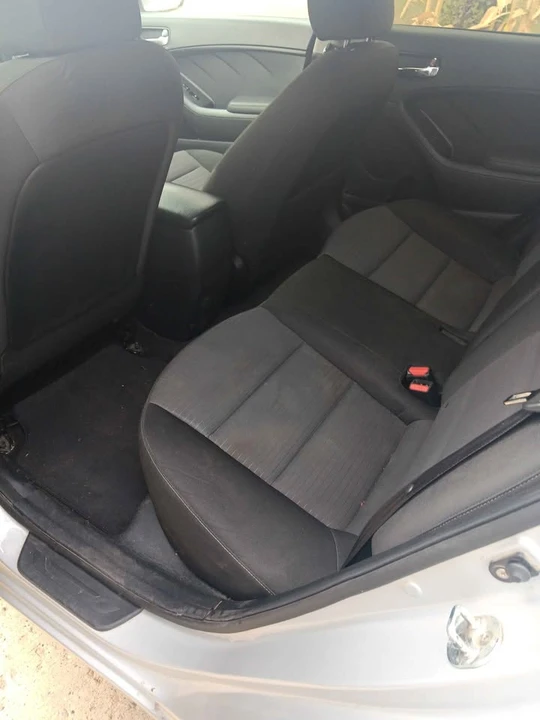 2017 Kia Forte - Image 4 of 7