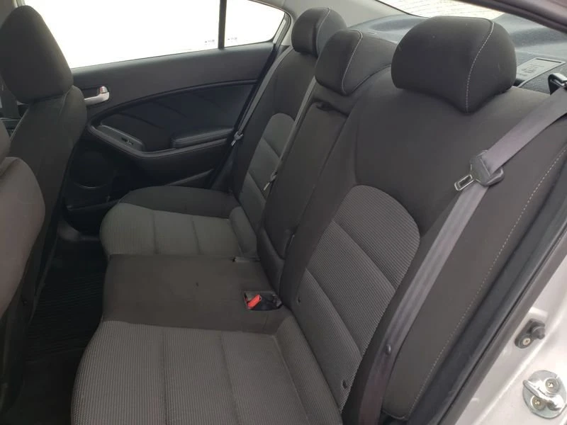 2017 Kia Forte - Image 16 of 19