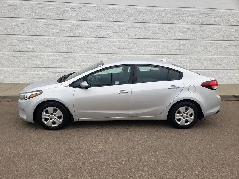 2017 Kia Forte - Image 3 of 19