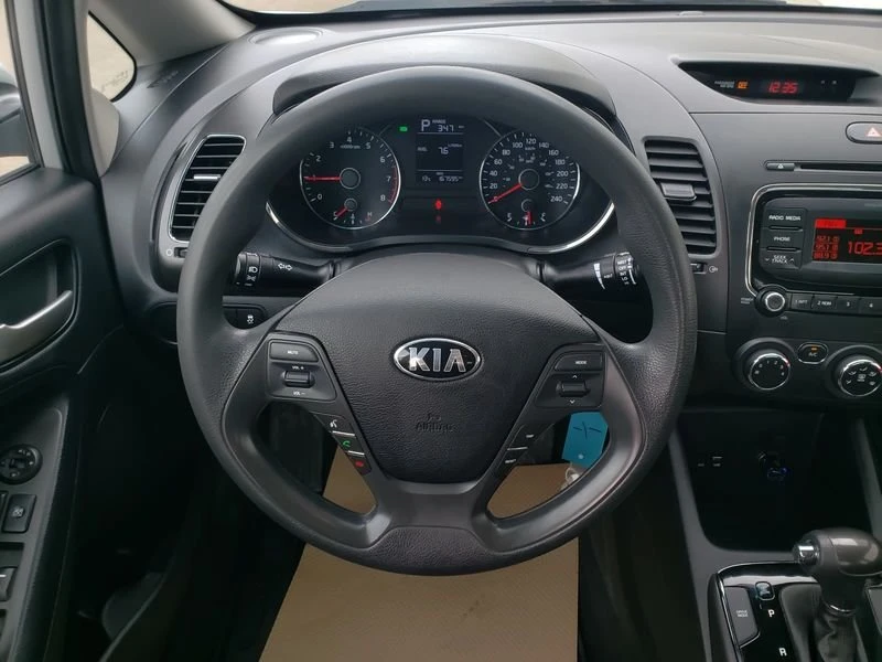 2017 Kia Forte - Image 9 of 19