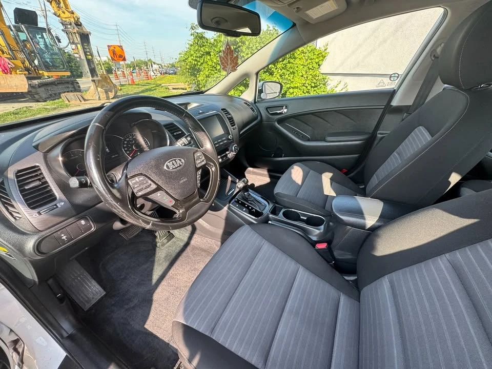 2017 Kia Forte - Image 8 of 20
