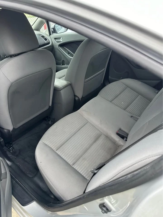 2017 Kia Forte - Image 4 of 12