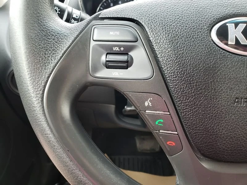 2017 Kia Forte - Image 10 of 19