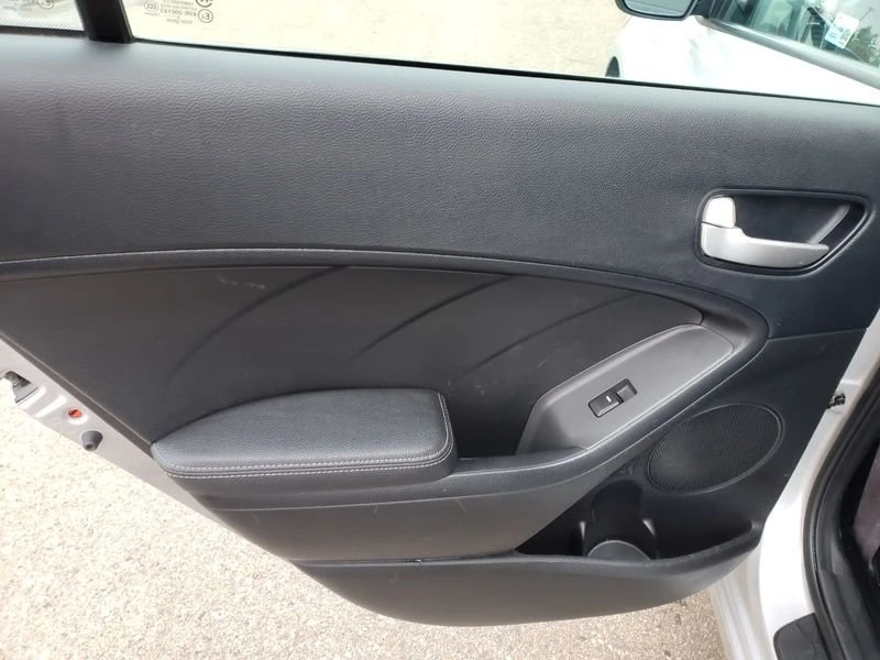 2017 Kia Forte - Image 15 of 19