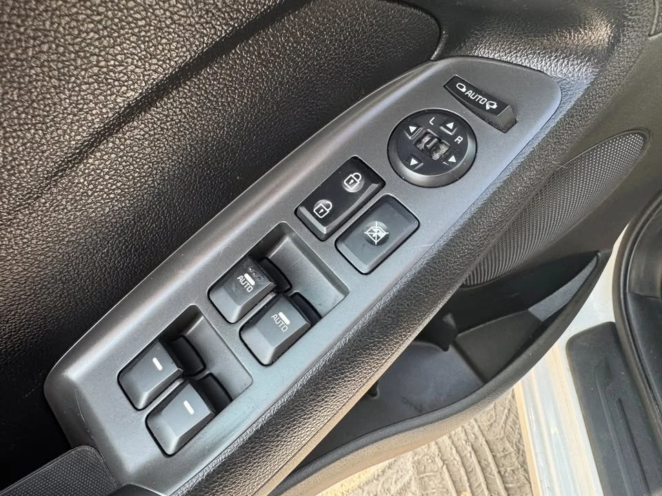 2017 Kia Forte - Image 7 of 20